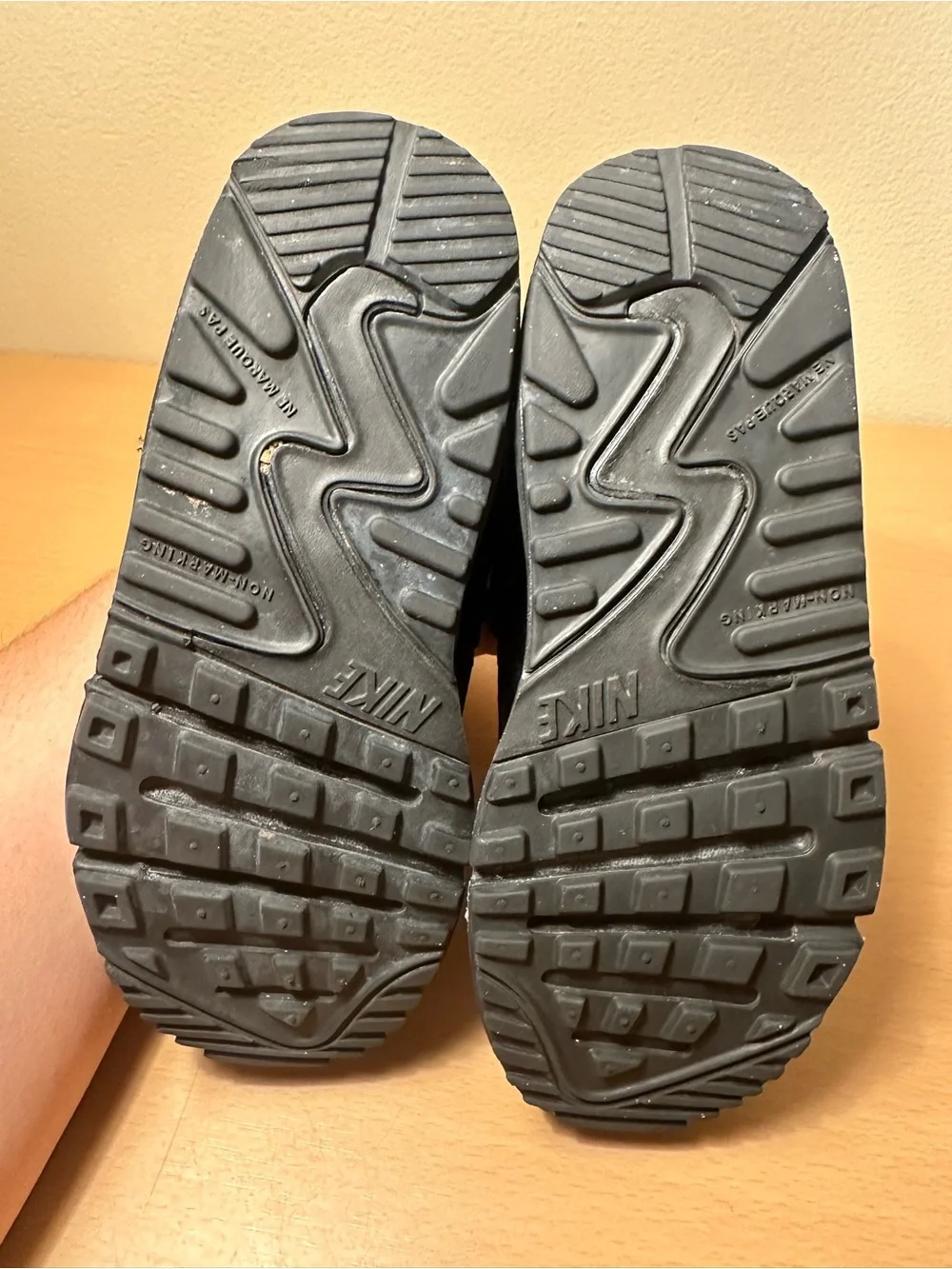 Nike Air Max 90 Low Triple Black Unisex Shoes Size 12C